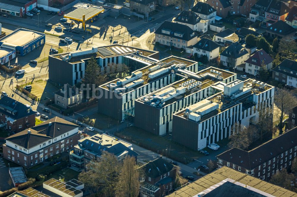Luftaufnahme Bottrop - Gebäudekomplex der Hochschule Hochschule Ruhr West an der Hans-Sachs-Straße in Bottrop im Bundesland Nordrhein-Westfalen, Deutschland