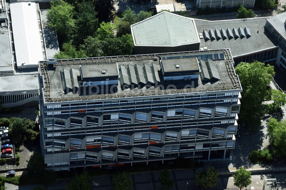 Berlin aus der Vogelperspektive: Gebäudekomplex der Hochschule SRH Hochschule Berlin am Ernst-Reuter-Platz in Berlin