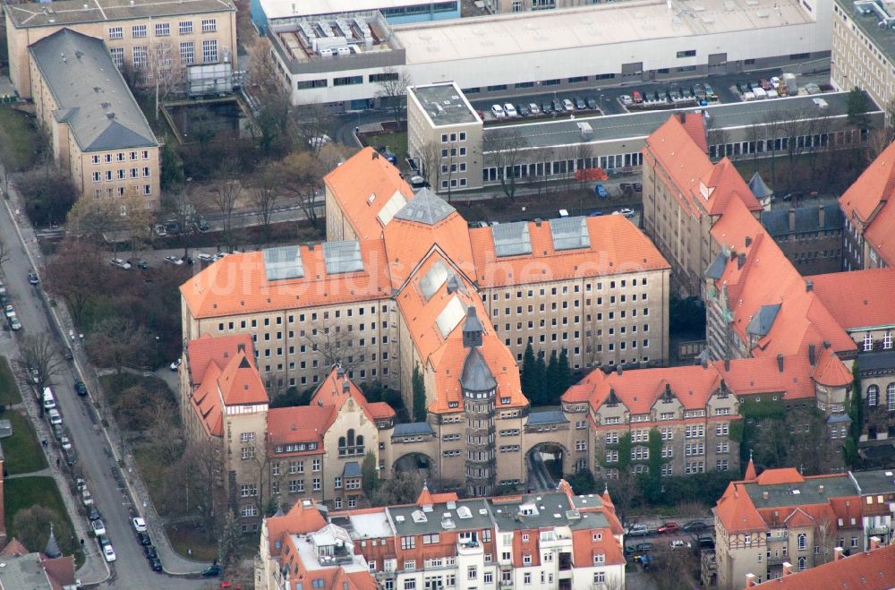 Dresden aus der Vogelperspektive: Gebäudekomplex der Hochschule Universität Dresden in Dresden im Bundesland Sachsen