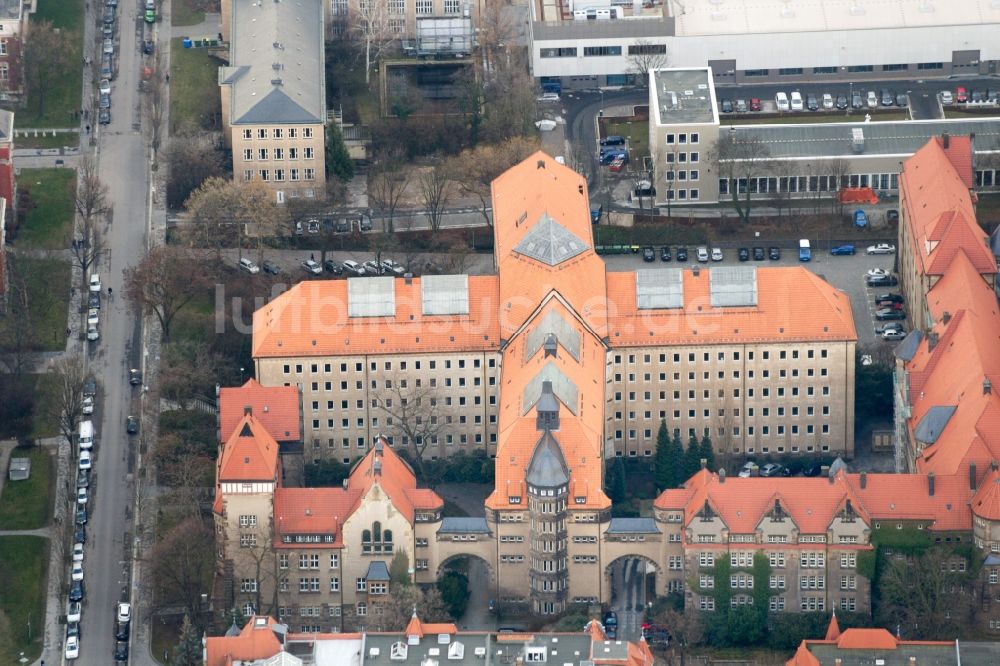 Luftaufnahme Dresden - Gebäudekomplex der Hochschule Universität Dresden in Dresden im Bundesland Sachsen