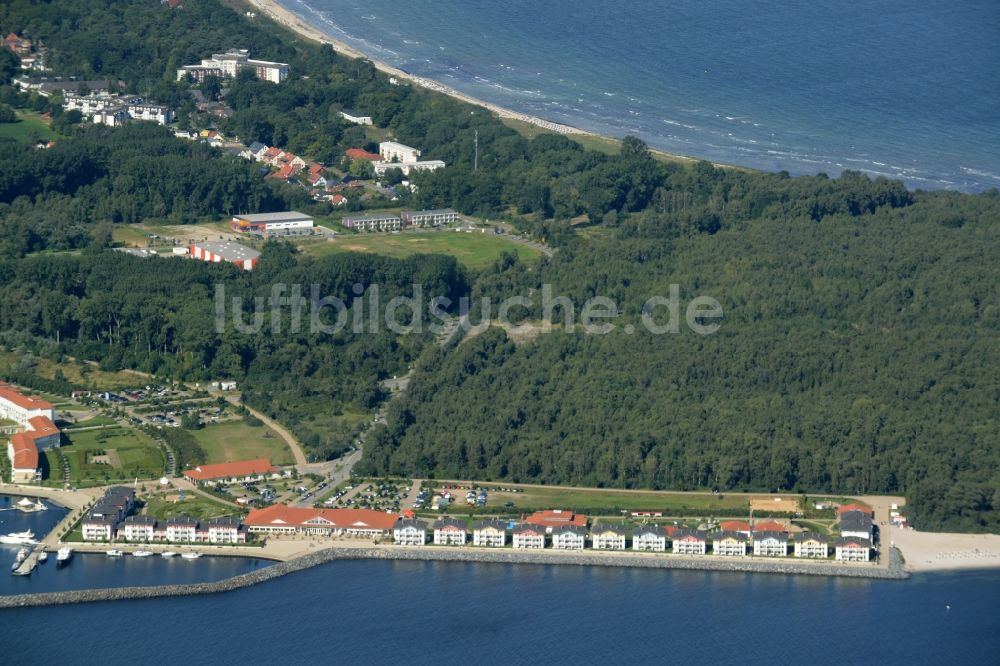 Luftaufnahme Ostseebad Boltenhagen - Gebäudekomplex der Hotelanlage Dorfhotel Boltenhagen in Ostseebad Boltenhagen im Bundesland Mecklenburg-Vorpommern