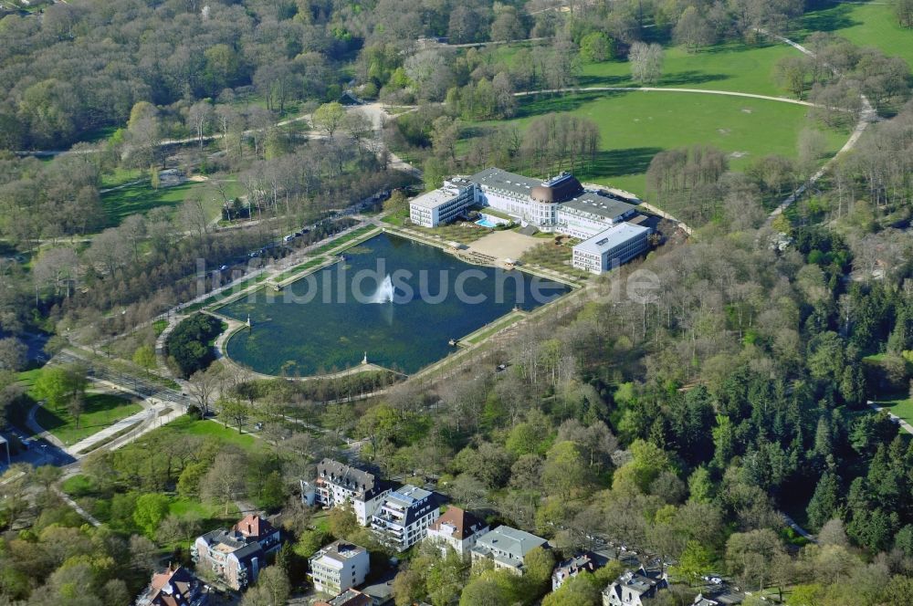 Bremen aus der Vogelperspektive: Gebäudekomplex der Hotelanlage Dorint Park Hotel in Bremen