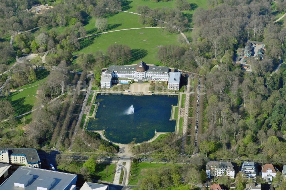 Luftaufnahme Bremen - Gebäudekomplex der Hotelanlage Dorint Park Hotel in Bremen