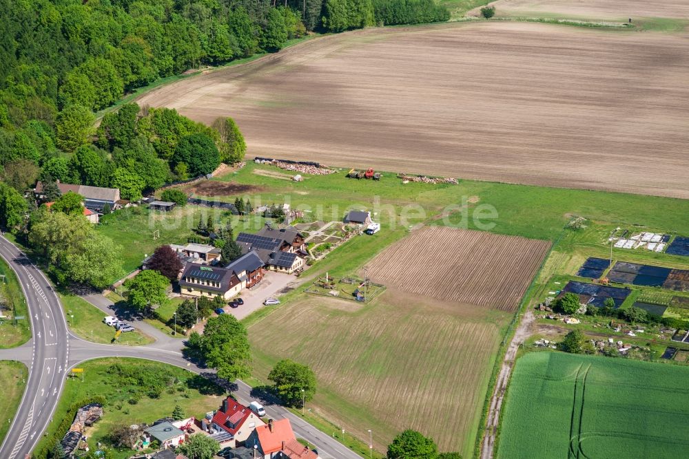 Wiesenburg/Mark von oben - Gebäudekomplex der Hotelanlage Familienhotel Brandtsheide in Wiesenburg/Mark im Bundesland Brandenburg, Deutschland