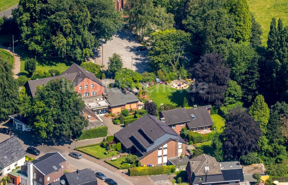 Luftaufnahme Feldhausen - Gebäudekomplex der Hotelanlage Gasthof und Hotel Landhaus Berger in Feldhausen im Bundesland Nordrhein-Westfalen