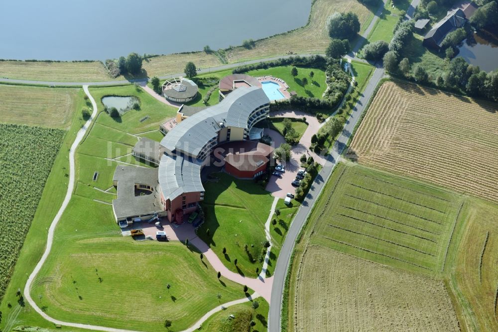 Luftbild Weißenstadt - Gebäudekomplex der Hotelanlage Gesundheitshotel Weißenstadt am See Im Quellenpark in Weißenstadt im Bundesland Bayern, Deutschland