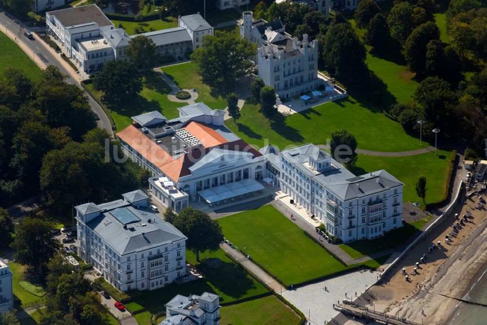 Heiligendamm aus der Vogelperspektive: Gebäudekomplex der Hotelanlage Grand Hotel Heiligendamm in Heiligendamm im Bundesland Mecklenburg-Vorpommern, Deutschland