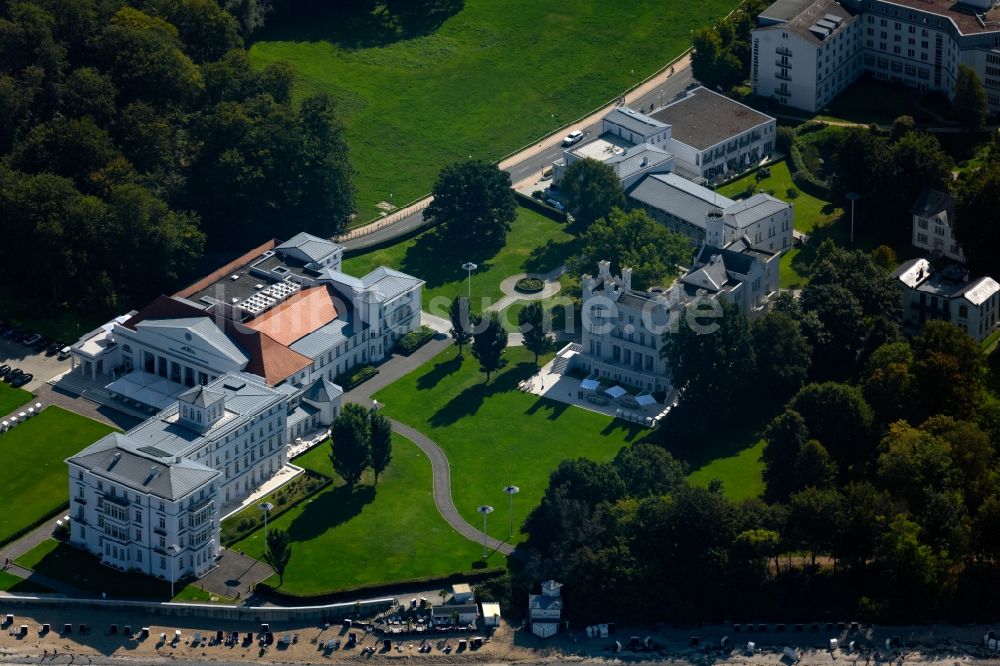 Heiligendamm von oben - Gebäudekomplex der Hotelanlage Grand Hotel Heiligendamm in Heiligendamm im Bundesland Mecklenburg-Vorpommern, Deutschland