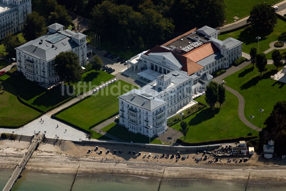 Heiligendamm aus der Vogelperspektive: Gebäudekomplex der Hotelanlage Grand Hotel Heiligendamm in Heiligendamm im Bundesland Mecklenburg-Vorpommern, Deutschland