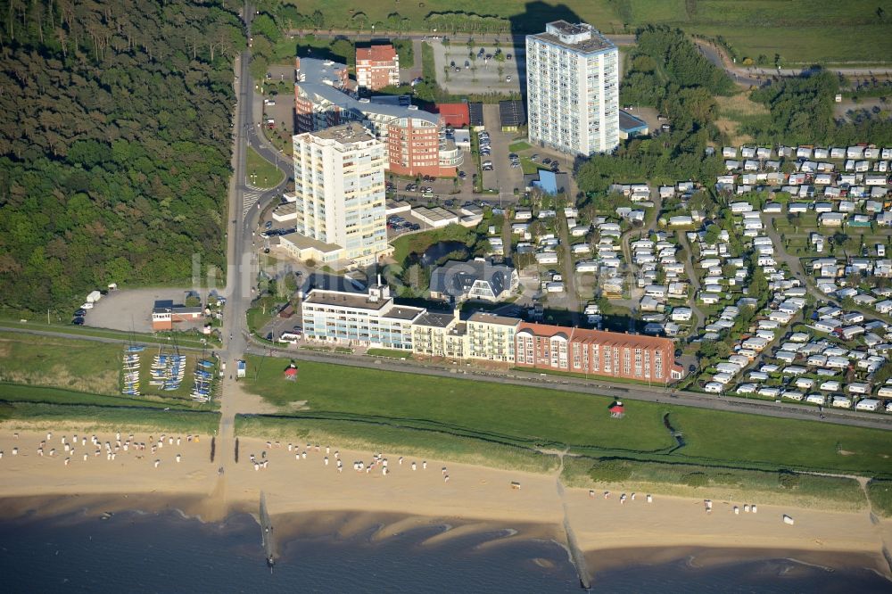 Luftaufnahme Cuxhaven - Gebäudekomplex der Hotelanlage Hotel Sahlenburger Strand bei Sahlenburg in Cuxhaven im Bundesland Niedersachsen