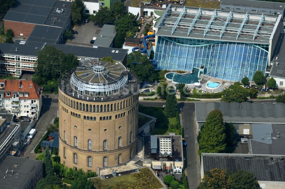 Köln von oben - Gebäudekomplex der Hotelanlage Hotel im Wasserturm an der Kaygasse in Köln im Bundesland Nordrhein-Westfalen - NRW, Deutschland