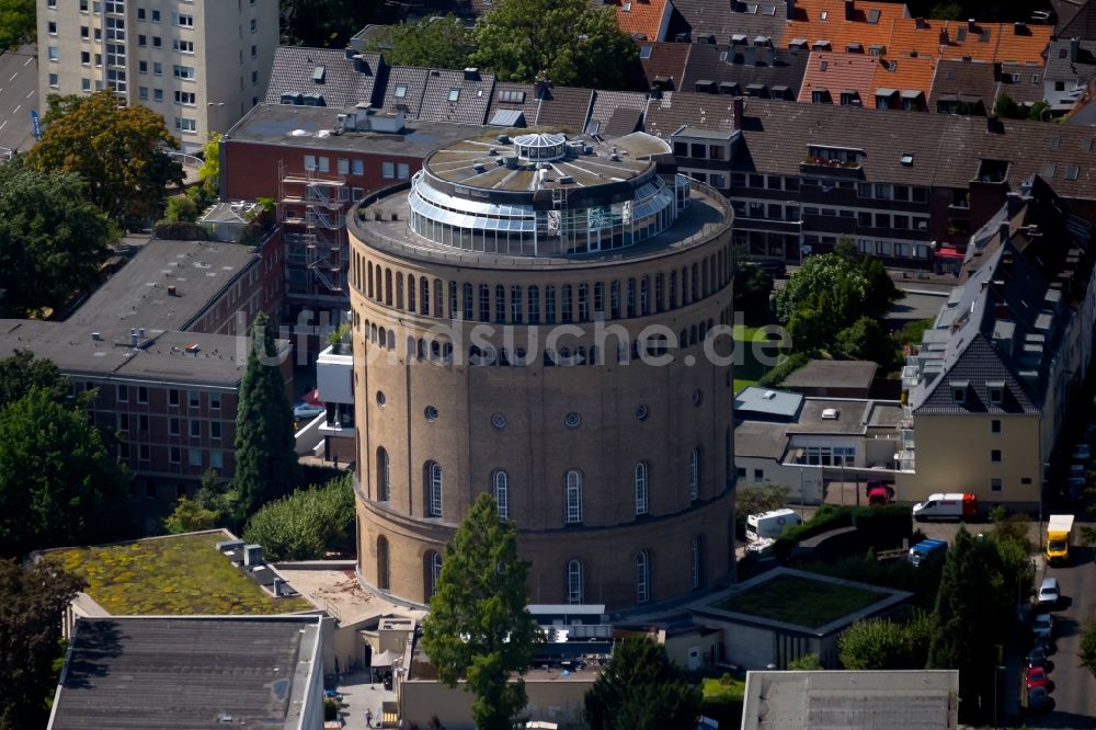 Köln von oben - Gebäudekomplex der Hotelanlage Hotel im Wasserturm an der Kaygasse in Köln im Bundesland Nordrhein-Westfalen - NRW, Deutschland