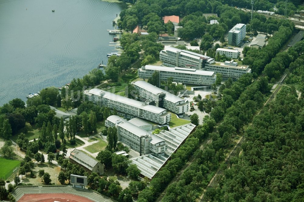 Luftbild Potsdam - Gebäudekomplex der Hotelanlage Kongresshotel Potsdam am Templiner See in Potsdam im Bundesland Brandenburg