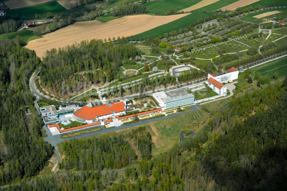 Luftbild Neualbenreuth - Gebäudekomplex der Hotelanlage Kurhotel Pyramide Sibyllenbad in Neualbenreuth im Bundesland Bayern, Deutschland