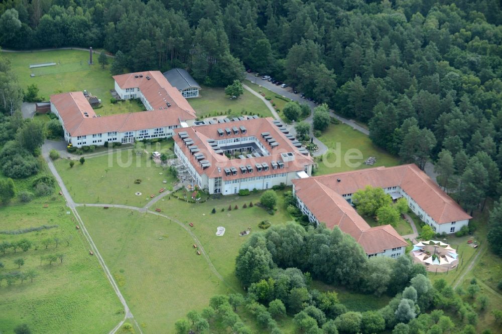 Templin aus der Vogelperspektive: Gebäudekomplex der Hotelanlage Landsitz-Hotel in Templin im Bundesland Brandenburg