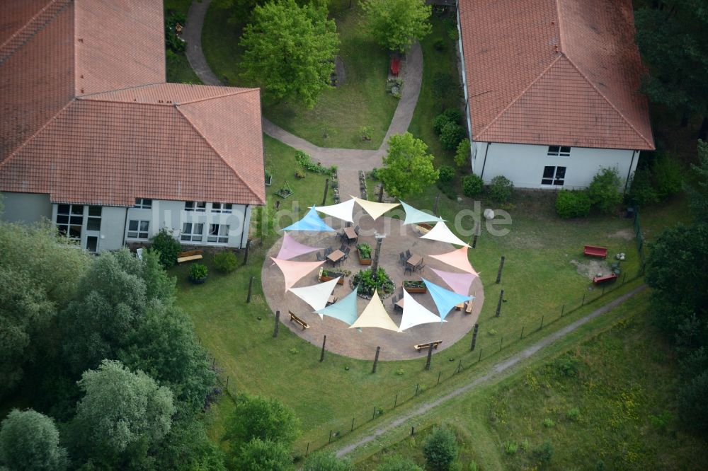 Templin aus der Vogelperspektive: Gebäudekomplex der Hotelanlage Landsitz-Hotel in Templin im Bundesland Brandenburg