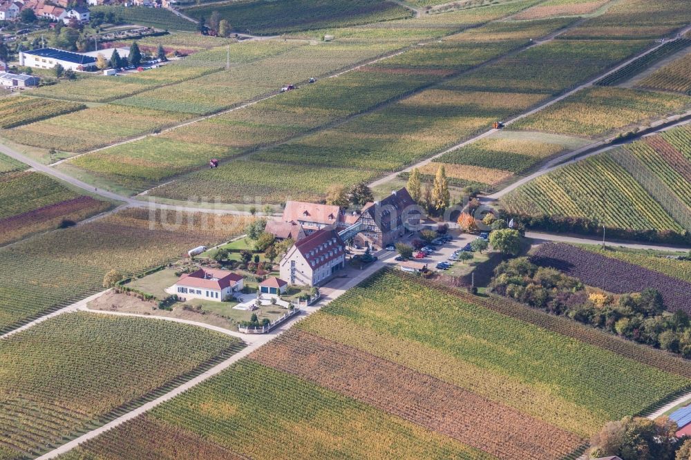 Luftbild Leinsweiler - Gebäudekomplex der Hotelanlage Leinsweiler Hof in Leinsweiler im Bundesland Rheinland-Pfalz, Deutschland