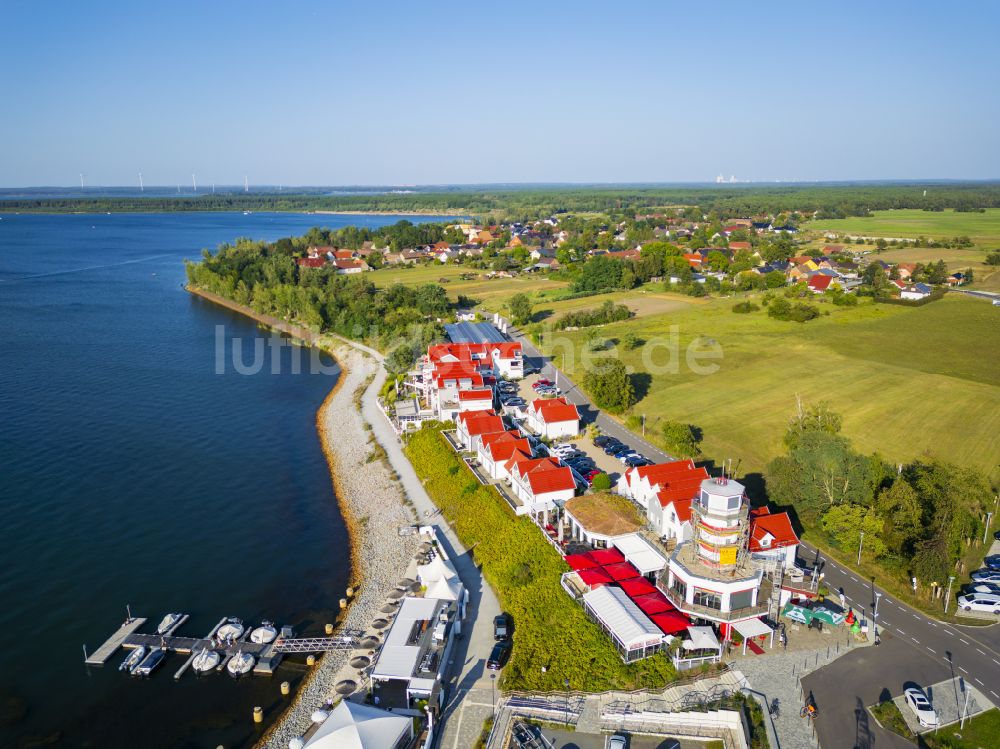 Elsterheide von oben - Gebäudekomplex der Hotelanlage Der LeuchtTurm-Gastro GmbH in Geierswalde im Bundesland Sachsen, Deutschland