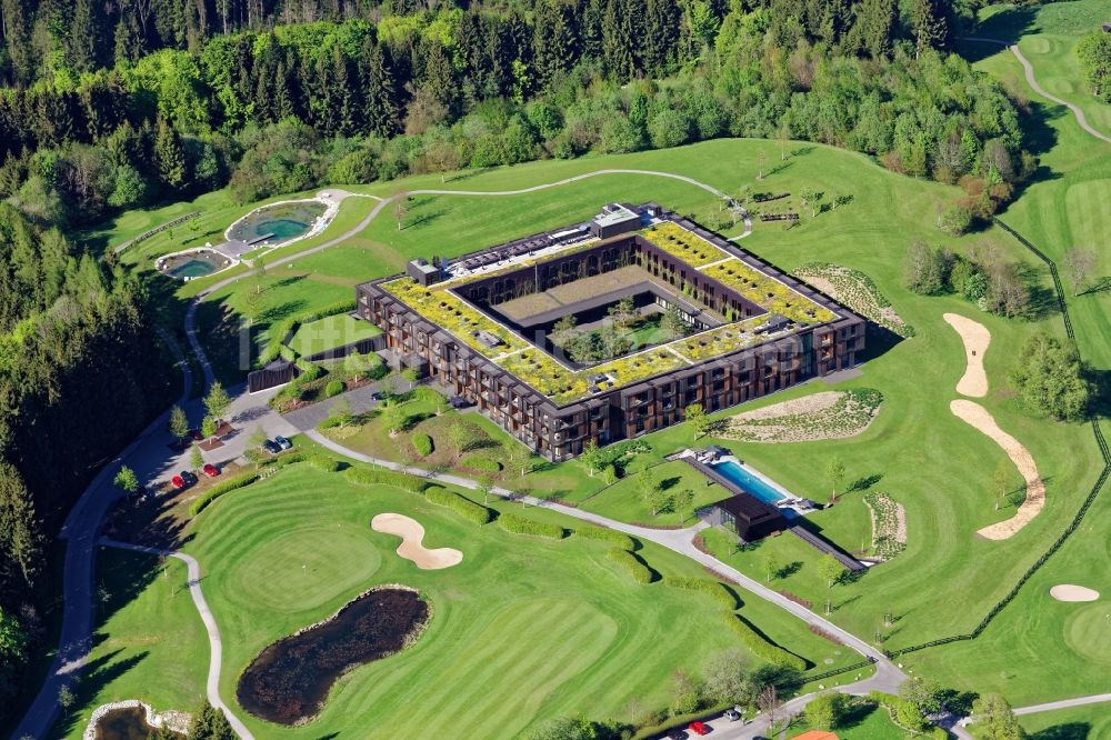 Luftbild Waakirchen - Gebäudekomplex der Hotelanlage Margarethenhof am Gut Steinberg in Waakirchen im Bundesland Bayern, Deutschland