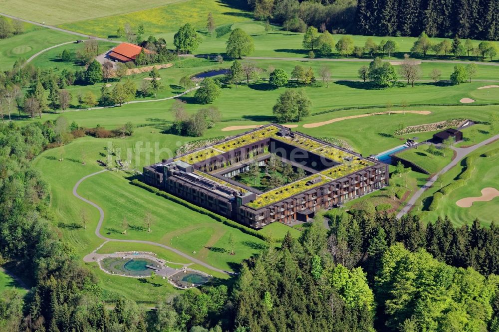 Luftbild Waakirchen - Gebäudekomplex der Hotelanlage Margarethenhof am Gut Steinberg in Waakirchen im Bundesland Bayern, Deutschland