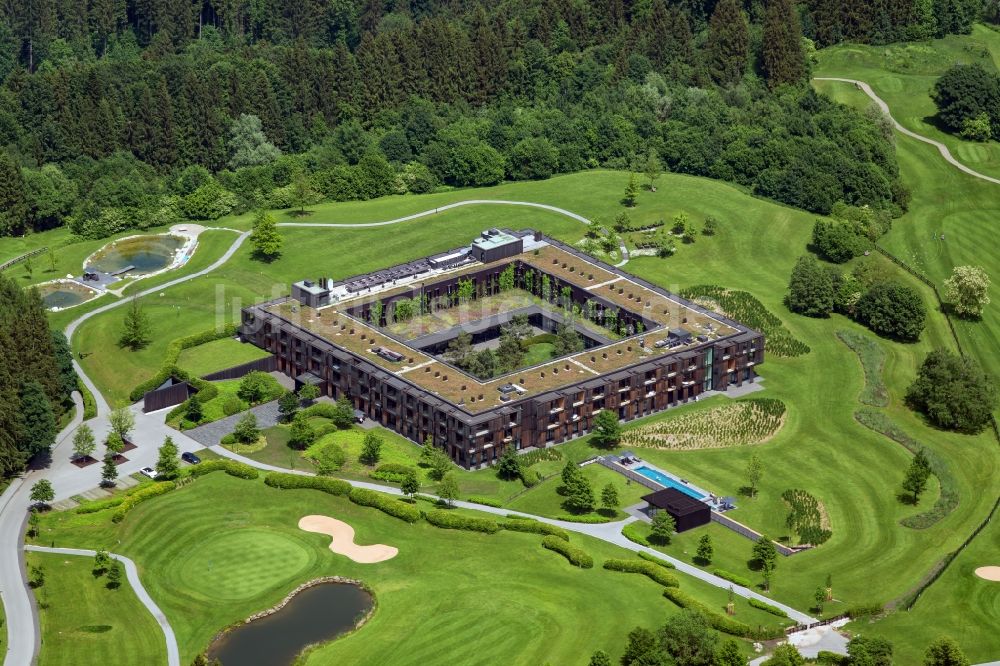 Luftbild Waakirchen - Gebäudekomplex der Hotelanlage Margarethenhof am Gut Steinberg in Waakirchen im Bundesland Bayern, Deutschland