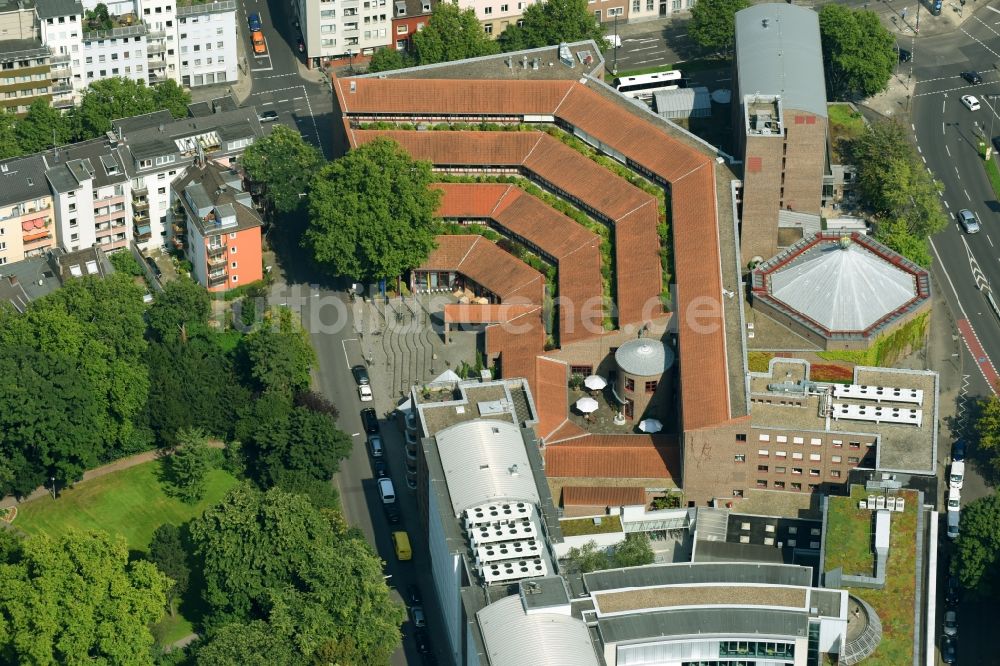 Luftaufnahme Köln - Gebäudekomplex der Hotelanlage Maternushaus an der Kardinal-Frings-Straße im Ortsteil Innenstadt in Köln im Bundesland Nordrhein-Westfalen, Deutschland