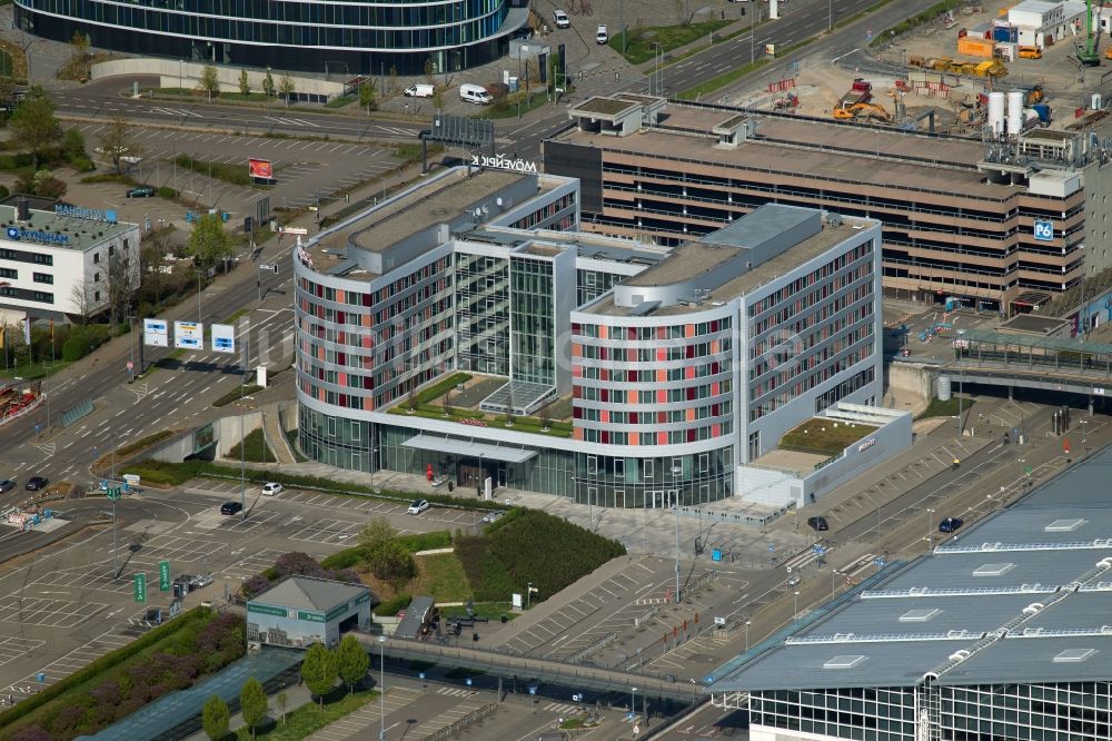 Stuttgart von oben - Gebäudekomplex der Hotelanlage Mövenpick Hotel in Stuttgart im Bundesland Baden-Württemberg, Deutschland