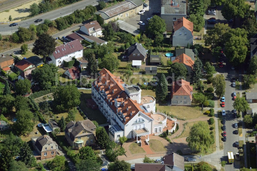 Luftaufnahme Berlin - Gebäudekomplex der Hotelanlage 1a-PARK HOTEL BERLIN Schloss Kaulsdorf in Berlin