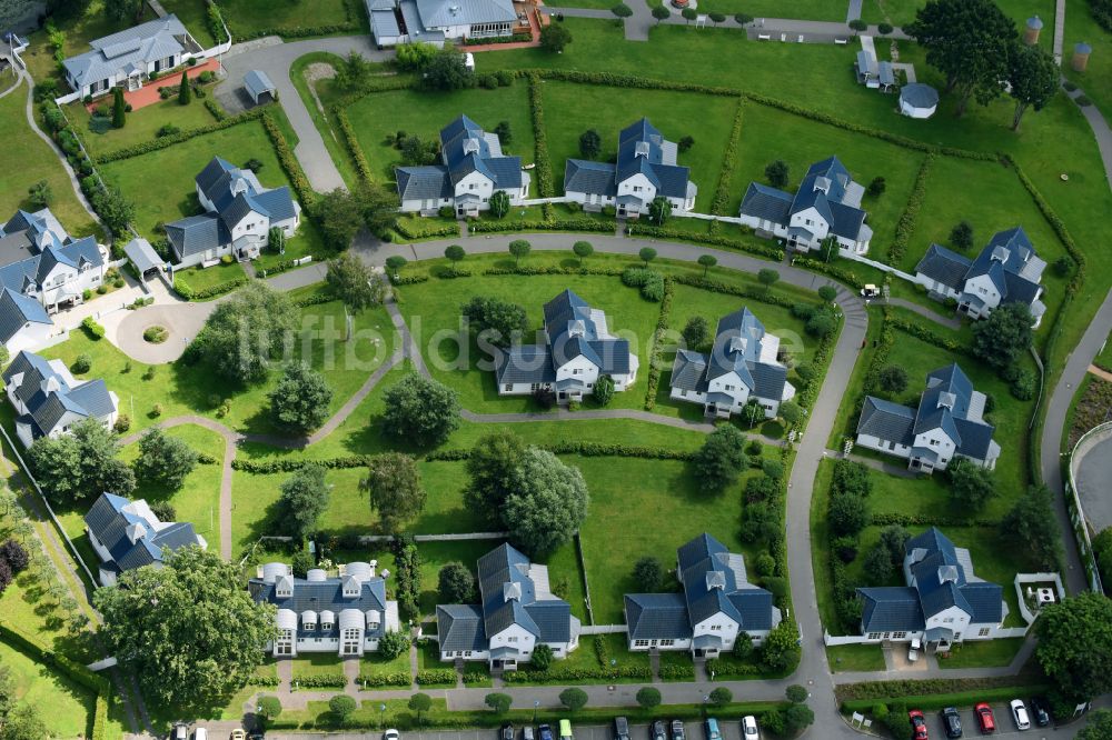 Luftaufnahme Werder (Havel) - Gebäudekomplex der Hotelanlage Precise Resort Schwielowsee Am Schwielowsee im Ortsteil Petzow in Werder (Havel) im Bundesland Brandenburg, Deutschland