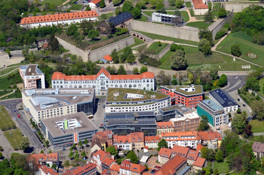 Erfurt aus der Vogelperspektive: Gebäudekomplex der Hotelanlage Pullman in Erfurt im Bundesland Thüringen