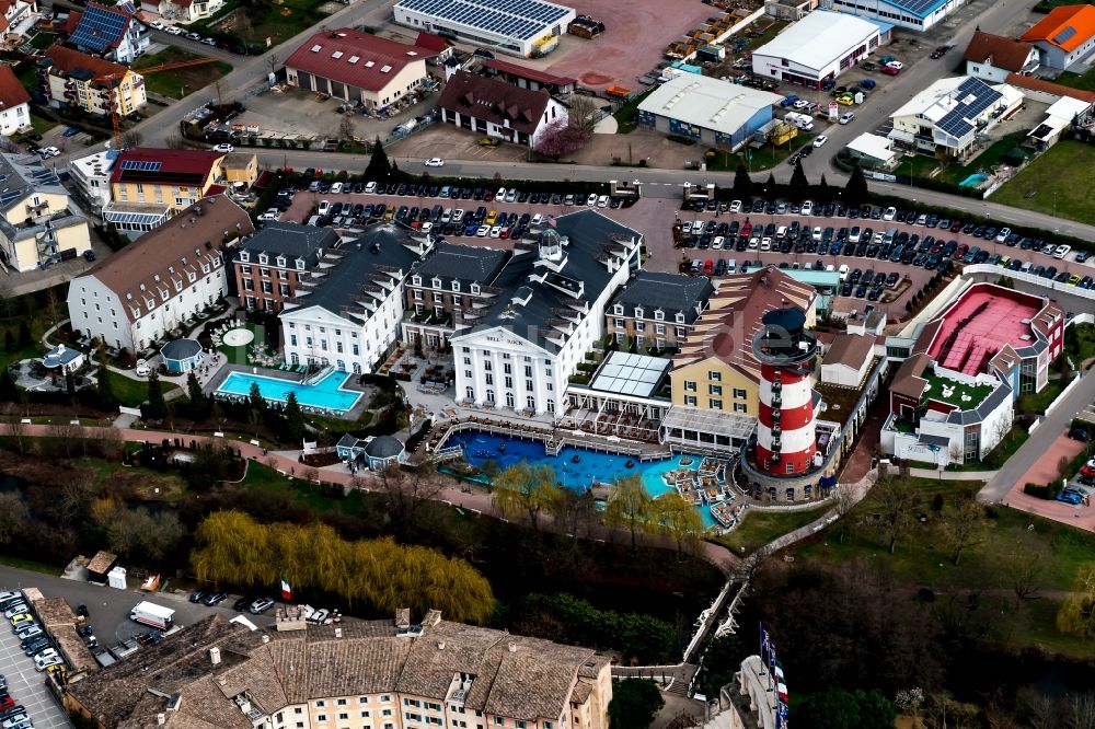 Luftaufnahme Rust - Gebäudekomplex der Hotelanlage Resort Bell Rock im Europa-Park in Rust im Bundesland Baden-Württemberg, Deutschland