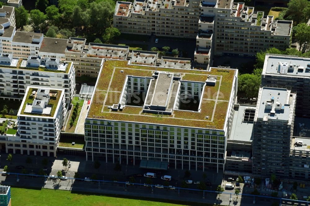 Berlin von oben - Gebäudekomplex der Hotelanlage Scandic Berlin Potsdamer Platz an der Gabriele-Tergit-Promenade im Ortsteil Mitte in Berlin, Deutschland