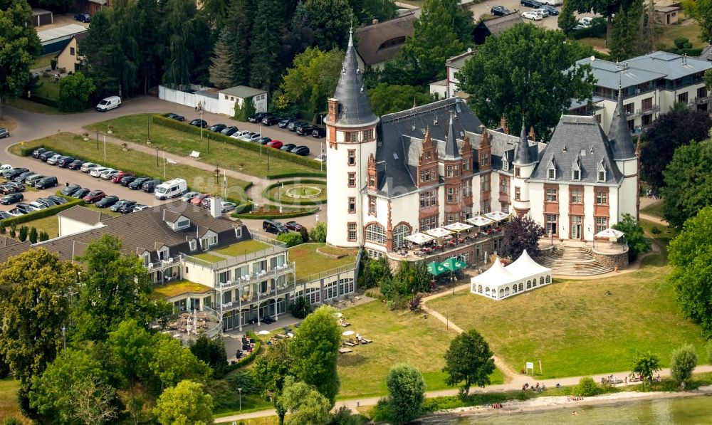 Luftbild Klink - Gebäudekomplex der Hotelanlage Schloss Klink an der Müritz in Klink im Bundesland Mecklenburg-Vorpommern