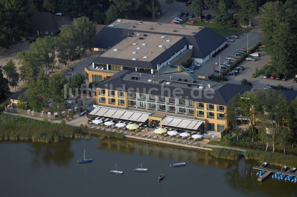 Luftbild Rangsdorf - Gebäudekomplex der Hotelanlage Seehotel Berlin-Rangsdorf am Strand- Ufer des Rangsdorfer Sees in Rangsdorf im Bundesland Brandenburg