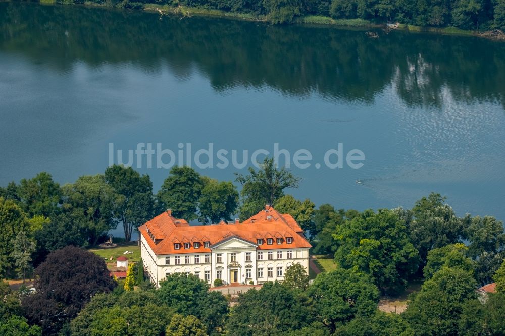 Luftbild Schorssow - Gebäudekomplex der Hotelanlage Seeschloss Schorssow in Schorssow im Bundesland Mecklenburg-Vorpommern