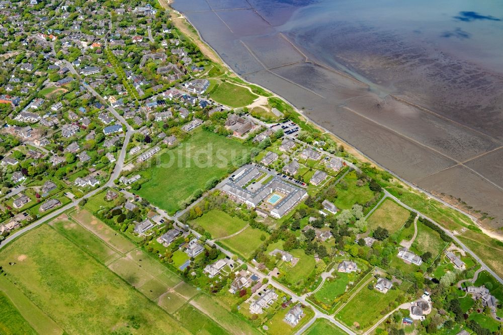 Keitum von oben - Gebäudekomplex der Hotelanlage Severins Hotel und Spa in Keitum auf der Insel Sylt im Bundesland Schleswig-Holstein, Deutschland