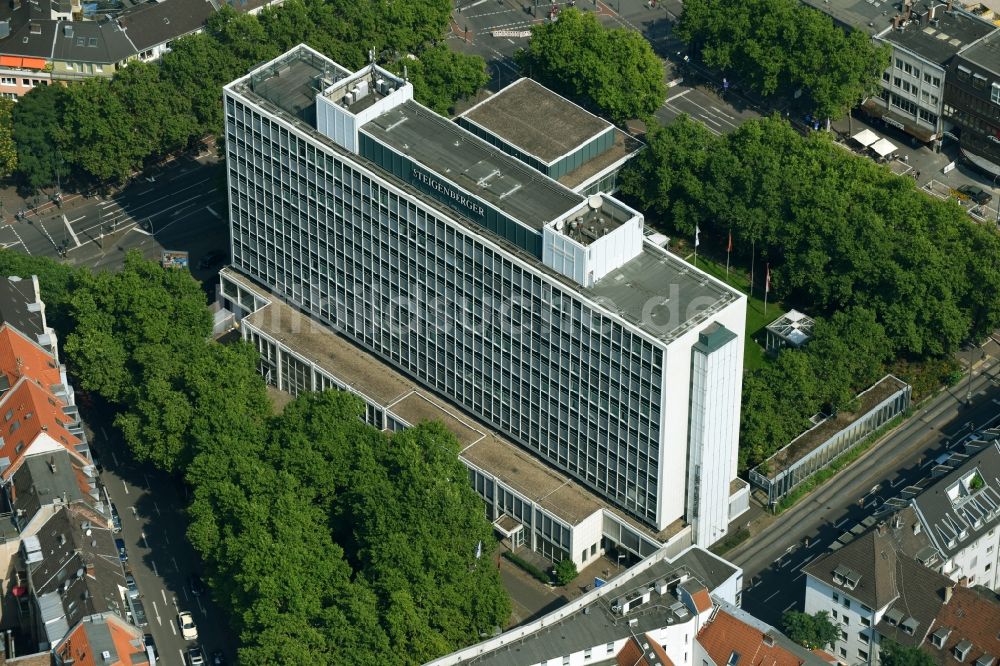 Köln von oben - Gebäudekomplex der Hotelanlage Steigenberger Hotel Köln am Habsburgerring im Ortsteil Innenstadt in Köln im Bundesland Nordrhein-Westfalen - NRW, Deutschland