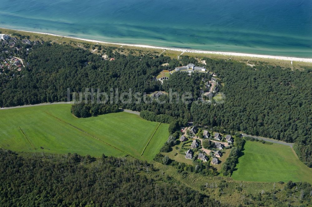 Dierhagen aus der Vogelperspektive: Gebäudekomplex der Hotelanlage Strandhotel Fischland im Ortsteil Dierhagen Strand in Dierhagen im Bundesland Mecklenburg-Vorpommern