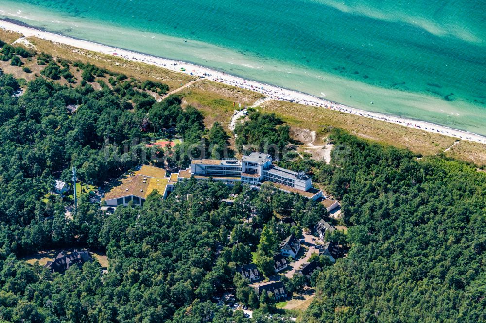 Luftbild Ostseebad Dierhagen - Gebäudekomplex der Hotelanlage Strandhotel Fischland im Ortsteil Dierhagen Strand in Dierhagen im Bundesland Mecklenburg-Vorpommern