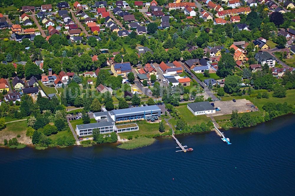 Luftaufnahme Senftenberg - Gebäudekomplex der Hotelanlage Strandhotel Senftenberger See in Senftenberg im Bundesland Brandenburg, Deutschland