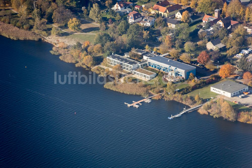 Luftbild Senftenberg - Gebäudekomplex der Hotelanlage Strandhotel Senftenberger See in Senftenberg im Bundesland Brandenburg, Deutschland