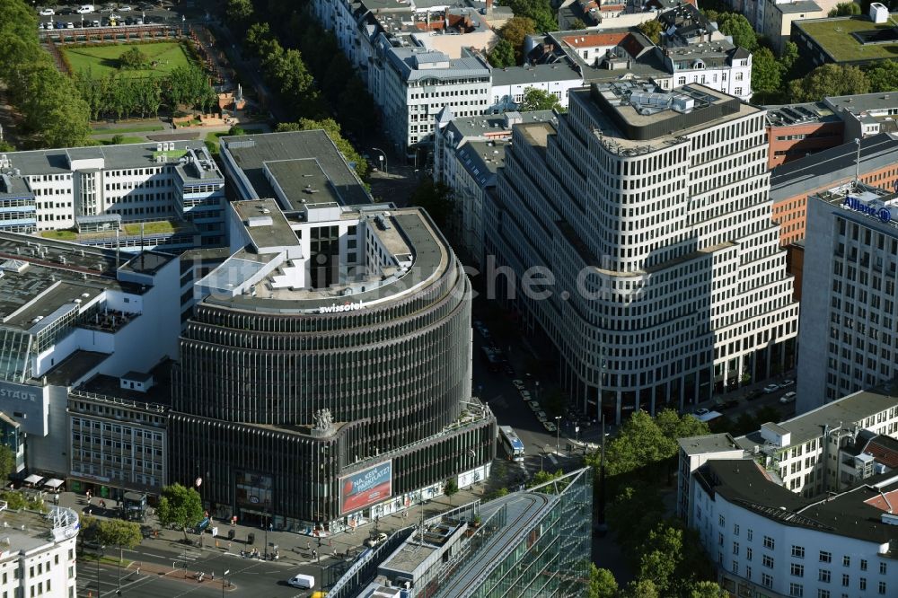 Luftaufnahme Berlin - Gebäudekomplex der Hotelanlage Swissotel an der Augsburger Straße im Ortsteil Charlottenburg-Wilmersdorf in Berlin, Deutschland