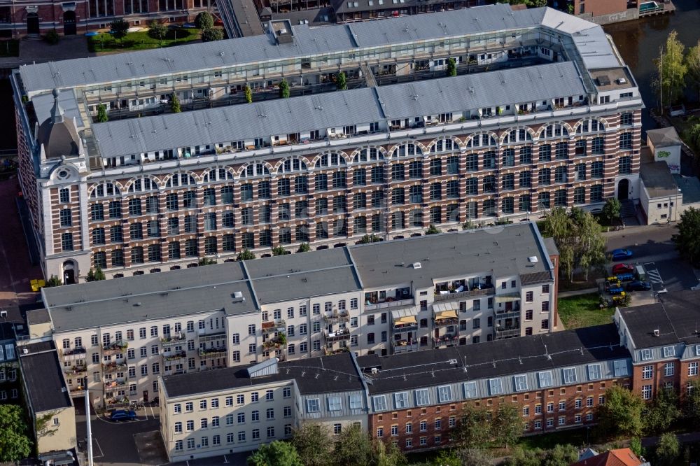 Leipzig aus der Vogelperspektive: Gebäudekomplex der Hotelanlage TRINOM Business Apartments, Elster Lofts im Büro- und Geschäftshausviertel an der Nonnenstraße im Ortsteil Plagwitz in Leipzig im Bundesland Sachsen