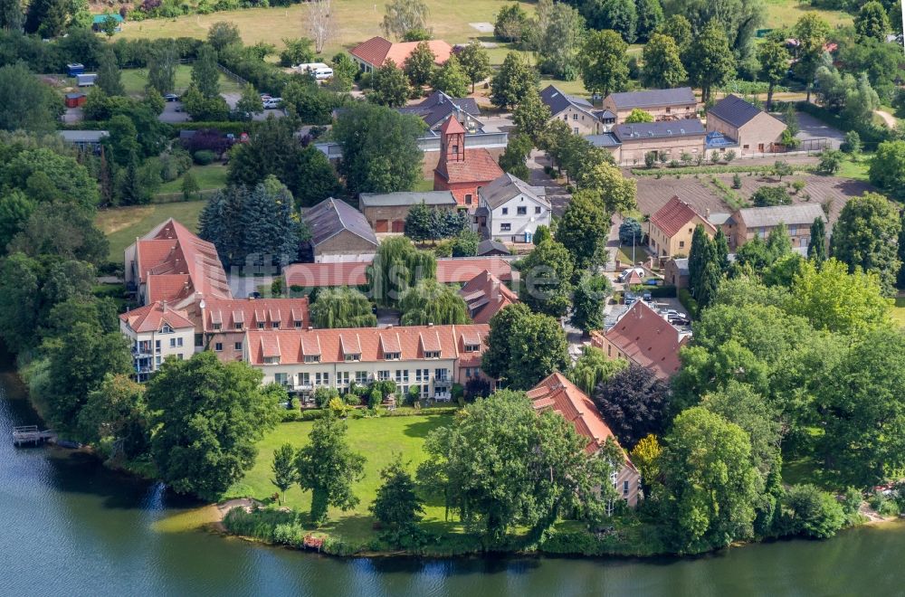 Luftbild Werder (Havel) - Gebäudekomplex der Hotelanlage Zum Rittmeister im Ortsteil Kemnitz in Werder (Havel) im Bundesland Brandenburg, Deutschland