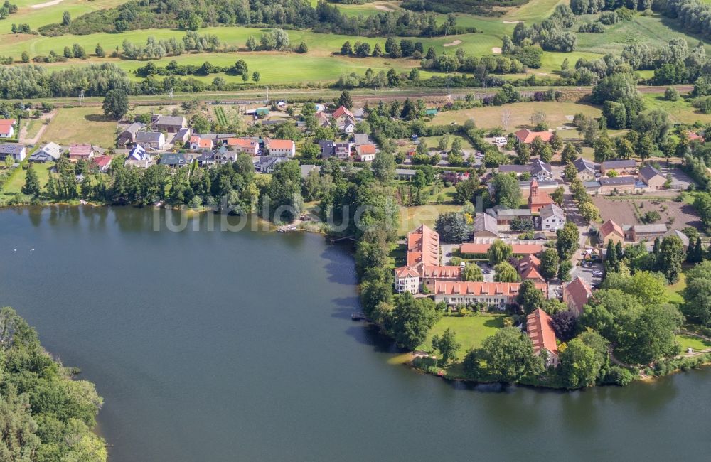 Luftaufnahme Werder (Havel) - Gebäudekomplex der Hotelanlage Zum Rittmeister im Ortsteil Kemnitz in Werder (Havel) im Bundesland Brandenburg, Deutschland