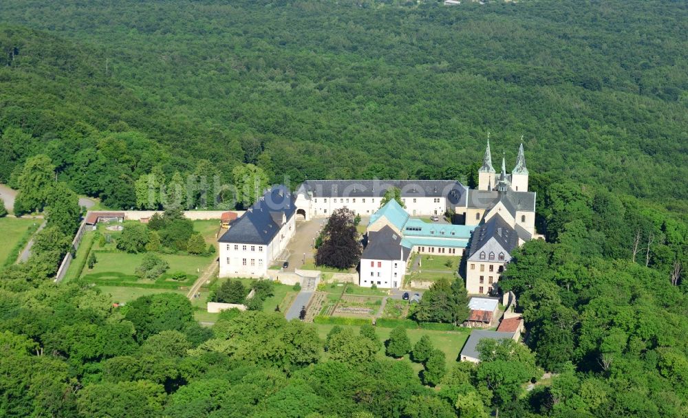 Dingelstädt aus der Vogelperspektive: Gebäudekomplex der Huysburg, einem Kloster an der Straße der Romanik bei Dingelstädt im Bundesland Sachsen-Anhalt