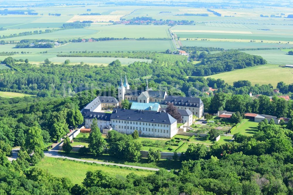 Luftaufnahme Dingelstädt - Gebäudekomplex der Huysburg, einem Kloster an der Straße der Romanik bei Dingelstädt im Bundesland Sachsen-Anhalt