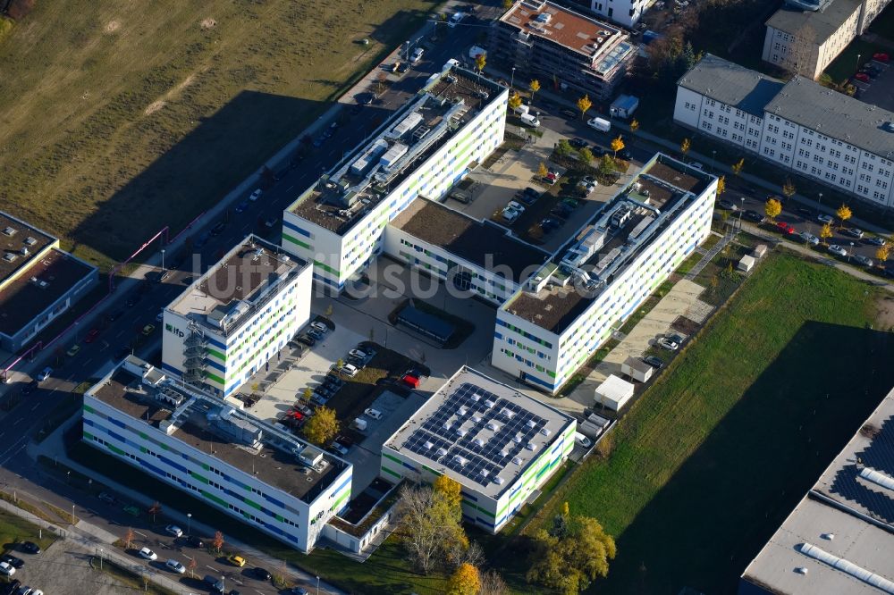 Berlin von oben - Gebäudekomplex des ifp Institut für Produktqualität GmbH in Berlin