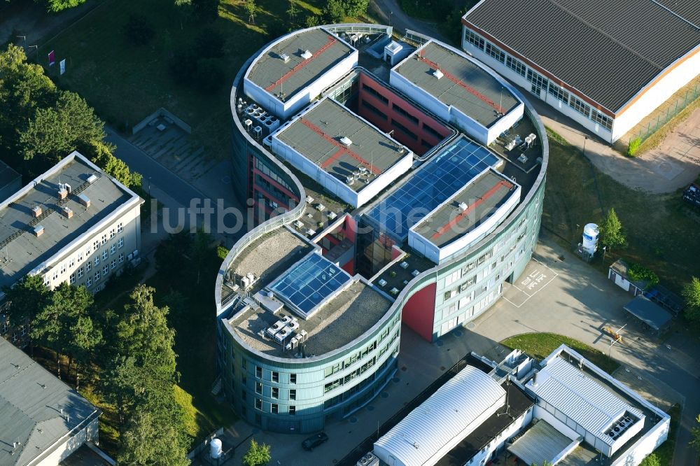 Luftbild Rostock - Gebäudekomplex des Institut Biomedizinisches Forschungszentrum in Rostock im Bundesland Mecklenburg-Vorpommern, Deutschland