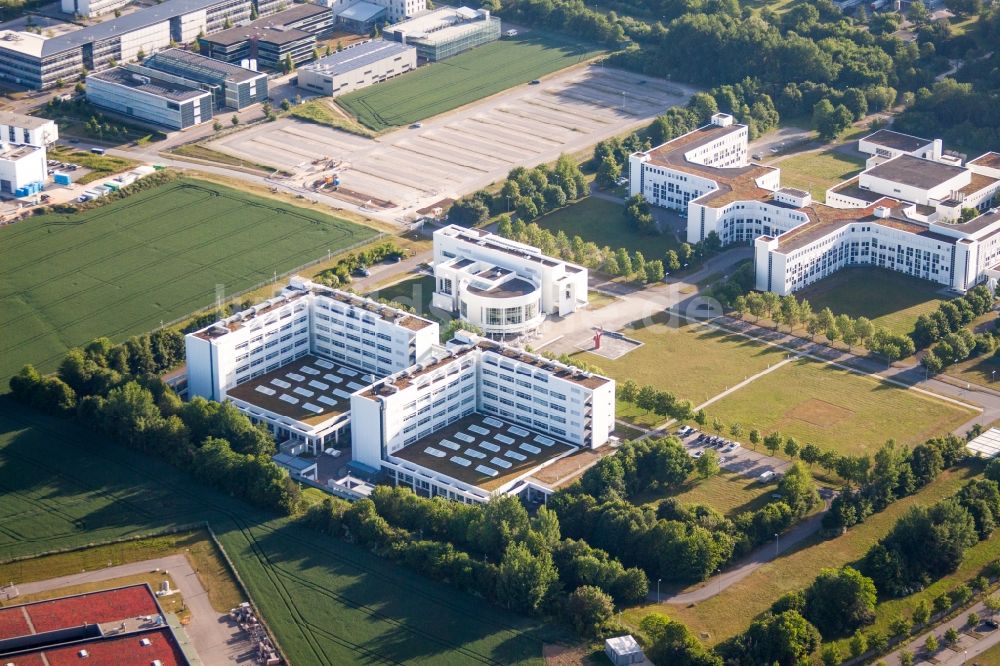 Luftbild Ulm - Gebäudekomplex des Institut Daimler TSS GmbH in Ulm im Bundesland Baden-Württemberg, Deutschland